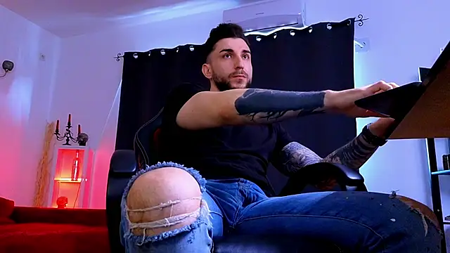 MightyAaron66 webcam