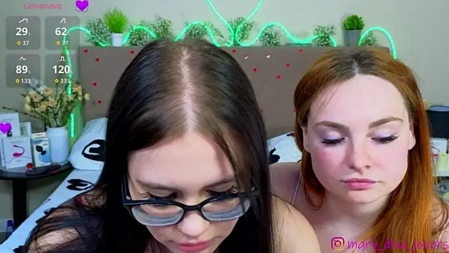 Mary_Dina webcam