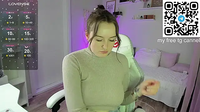 Laura_CollinsS webcam