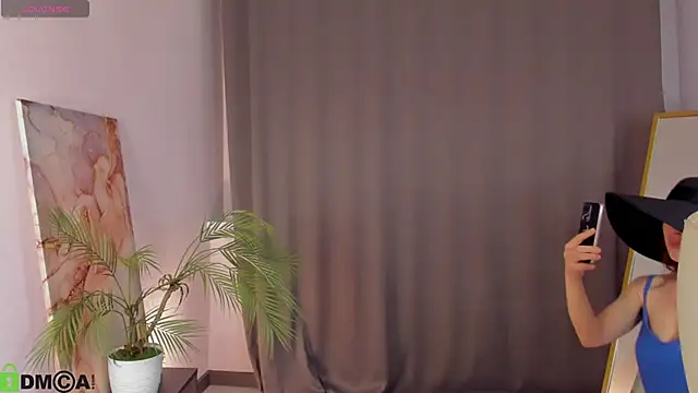 LeticiaRomano webcam