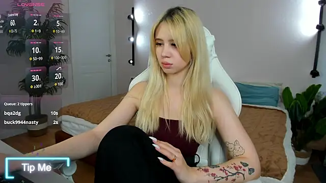 Valerie_Woods webcam