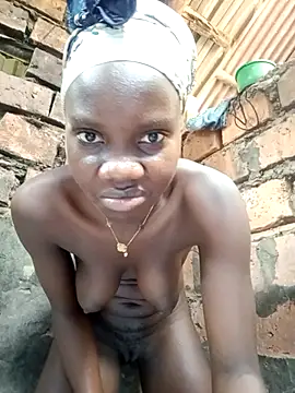 Black_juicy24 webcam