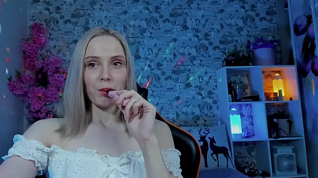 Gina_Gina_love webcam