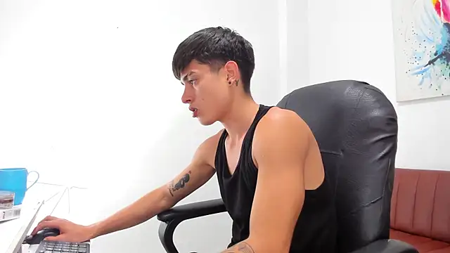 Thebestboyhot webcam