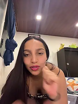 Webcam Model (Eve_Ritz)  is live.Free join now!