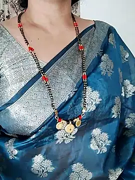 Webcam Model (Hot_Sexy_Niharika)  is live.Free join now!