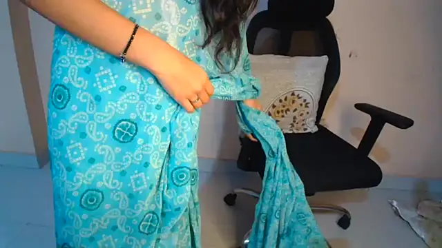 Chandani-Love webcam