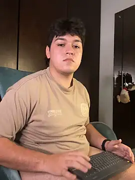 EmilyAndAndrew webcam