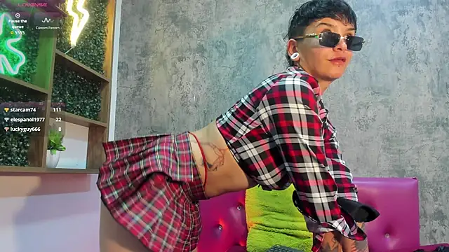 naughty_girll2 webcam