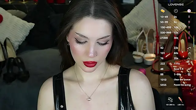 MistressDarsy webcam