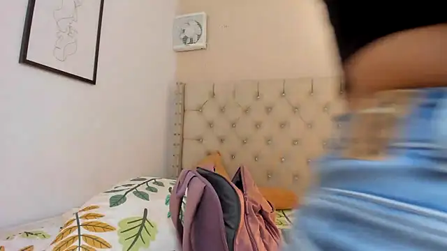 vanesasexyhot21 webcam