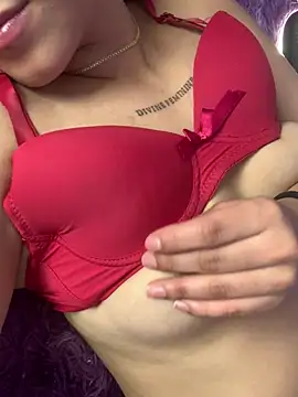 LilithMonette webcam