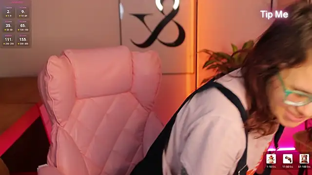 ariell_mini - Ariell_Mini's free webcam - UK Sex Cams