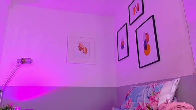 kinkylittlegirll live sex cam