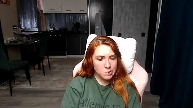 Reginasmilee live sex cam