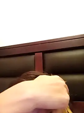 Webcam Model (lilivalkova) is live