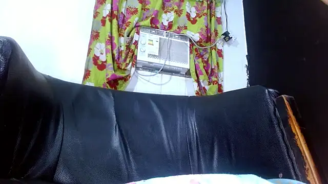 DOMINANT_BIGDICK webcam