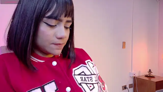 laila-miller - Laila-Miller's free webcam - UK Sex Cams