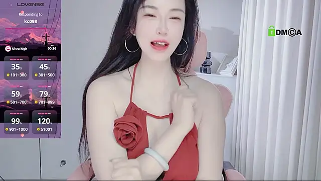 美女YunShan-33在线直播