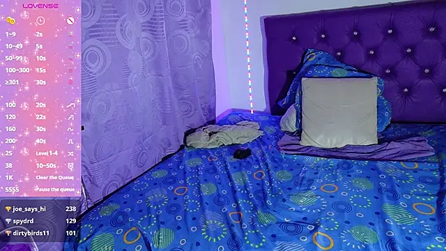 ebony_NeighborMoans webcam