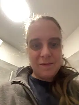 Webcam Model (Chantalee)  is live.Free join now!