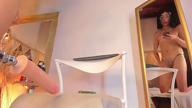 BritannyClaire webcam