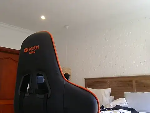 TroyDieselXXX webcam