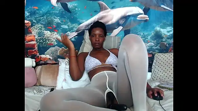 AfricanBarbiee69 webcam