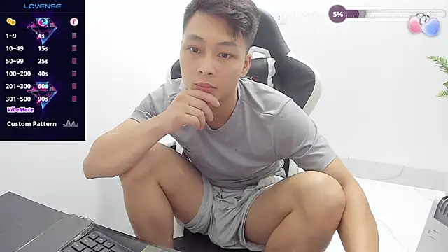 Naughty___asian webcam