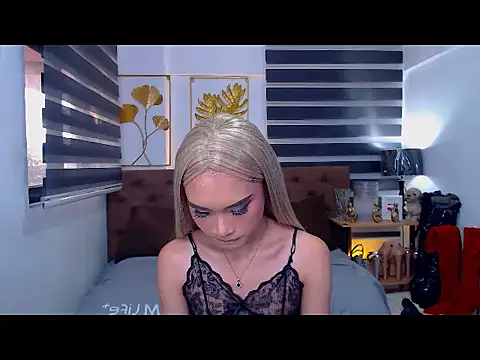 JuicyCockThea webcam