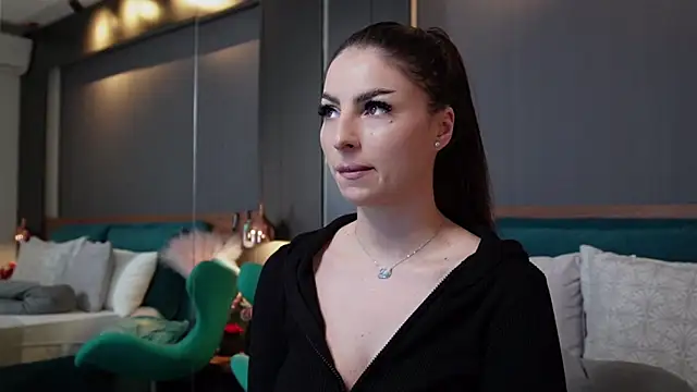 EmilyTrix - Live Cam