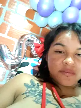 KattalellaGomez webcam