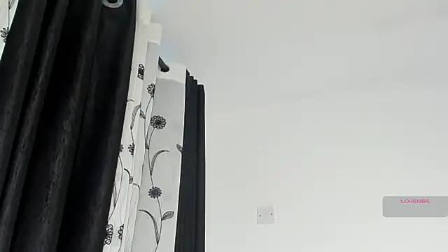 CREAMY_BUBBLEGUM webcam