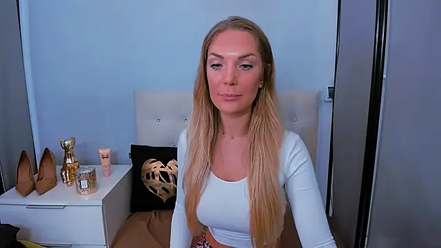 aullorahoney - AulloraHoney's free webcam - UK Sex Cams