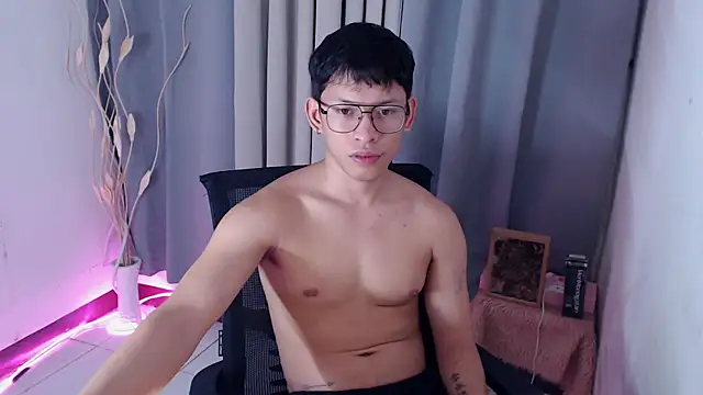 pinkcock_froi2305 webcam