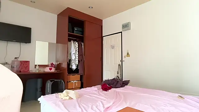 kamila_18_french webcam