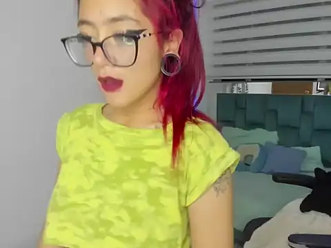 Sara_Red_X webcam