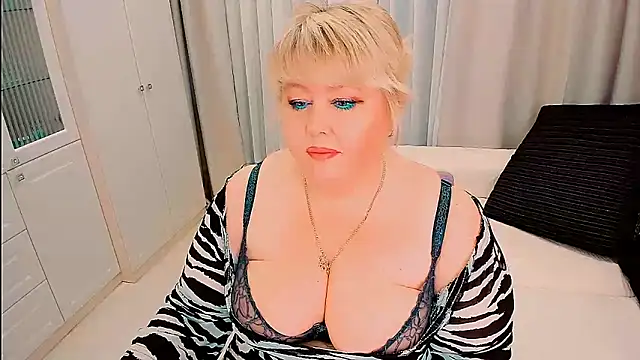 BIGTITSBBW webcam