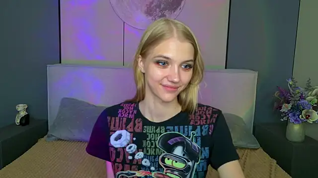 4example_Chloe webcam