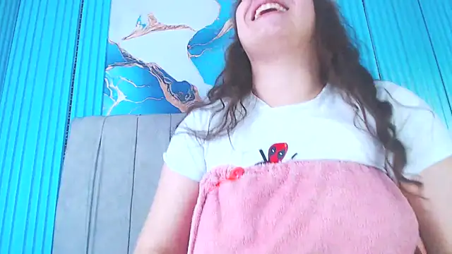 musa_levass_happy webcam