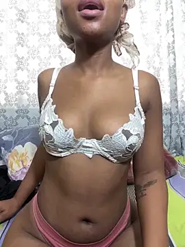 NaughtyShawdy webcam