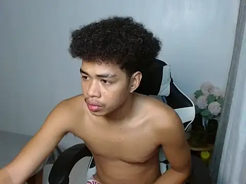 curlyasian_njxx (M twink) - public cum show