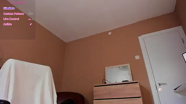 KaylaLaine live sex cam