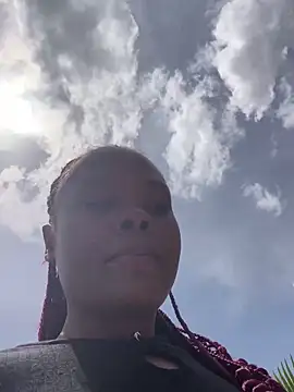 Webcam Model (Dellah27)  is live.Free join now!