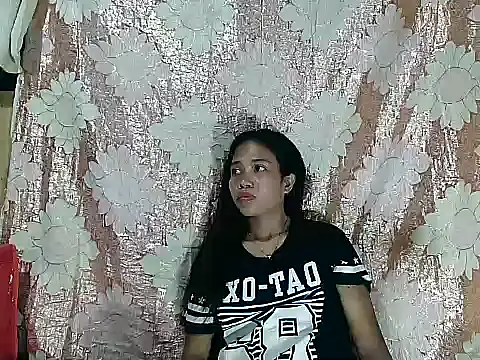 PinaySkinnyGirl webcam