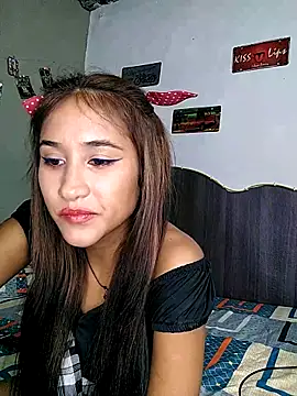 Little_Naughty_Nicole webcam