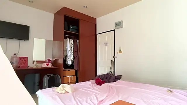 kamila_18_french webcam