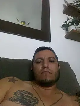 hotb0y18 - HOTB0Y18's free webcam - UK Sex Cams