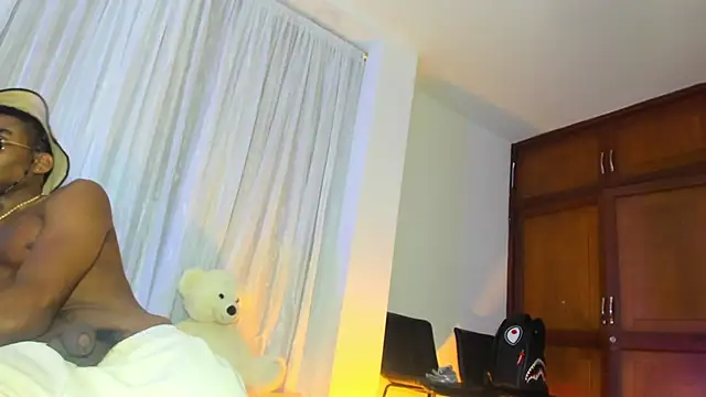 rpoolrboy - Rpoolrboy's free webcam - UK Sex Cams