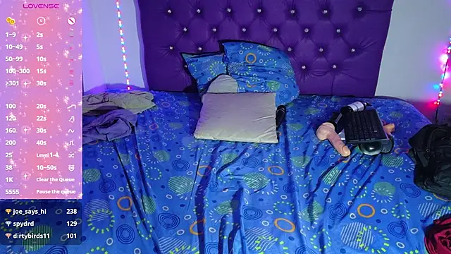 ebony_NeighborMoans webcam